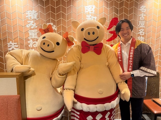 名古屋発。美味しすぎるみそかつ「矢場とん」が大阪へ。 話題の“ぶーちゃん出張中”とは？