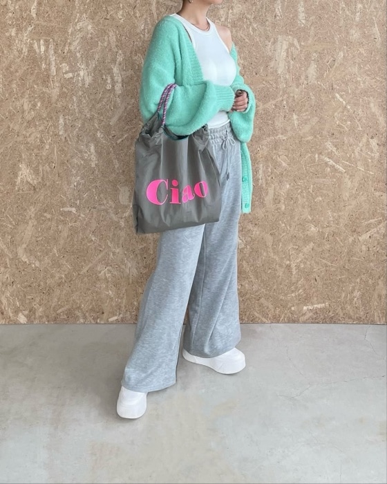 しまむら「フェザーカーディガン」