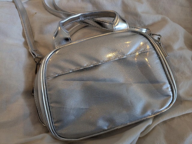 ショルダーストラップ