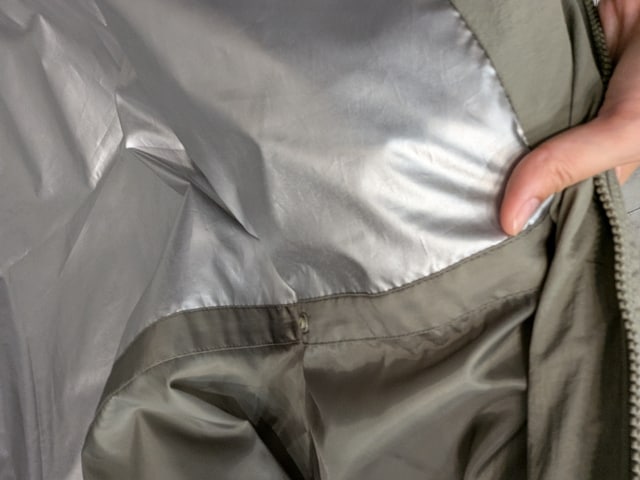 デタッチャブルトレルジャケットの裏地側