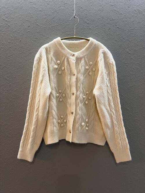 しまむらで新春に狙いたい！顔映り抜群のアイボリー系ニット5選