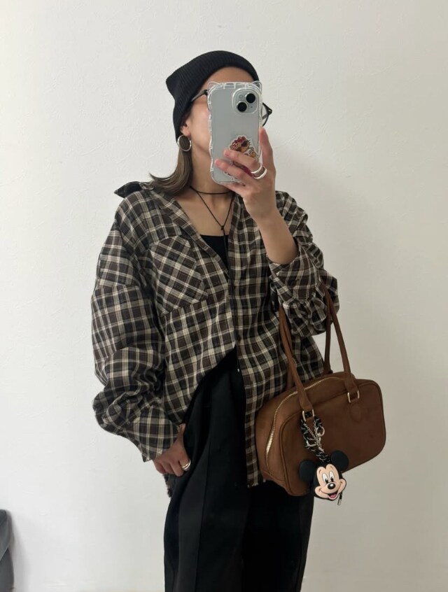 チェックシャツ