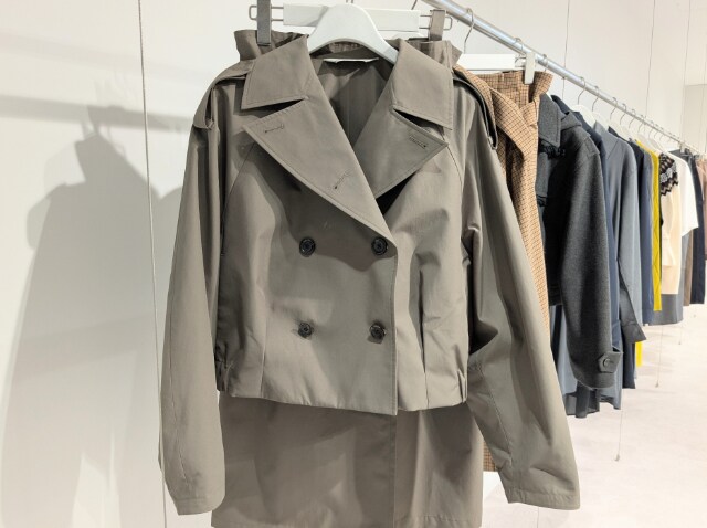 ショートトレンチコート