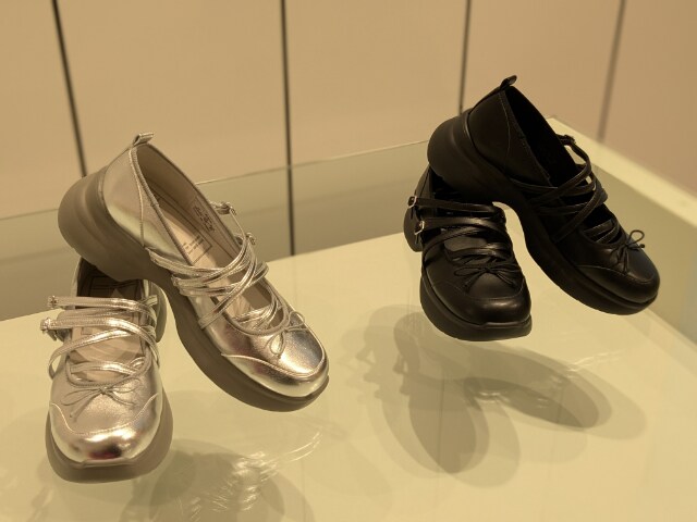 2足のメリージェーンシューズ