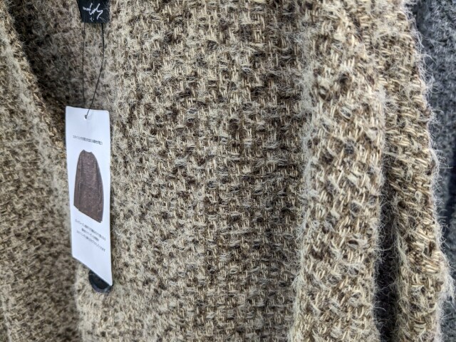 ルーズツイードカラーレスカーディガンの風合い