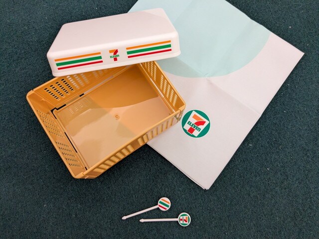 ランチボックス、風呂敷、ピックの3点セット