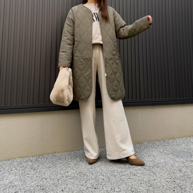 ウォームフリースストレートパンツを着たコーデ