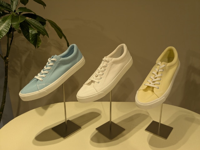 ふかふかキャンバススニーカーの展示
