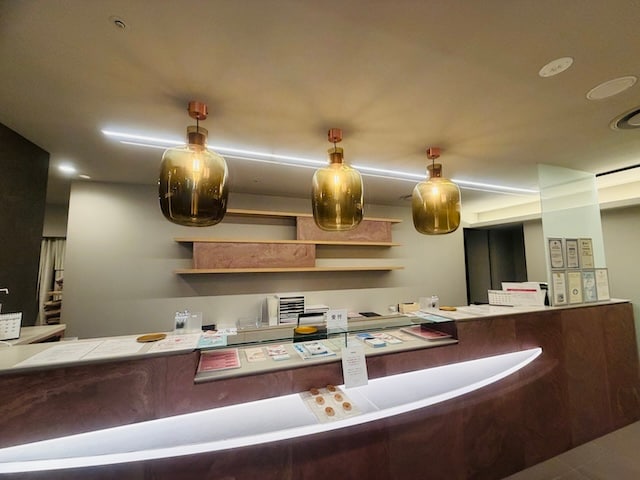 クレアージュ東京 レディースドッククリニック 受付カウンター