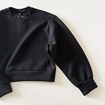 【GU】990円は即カゴ案件！店頭在庫あったら奇跡の「パフスウェットプルオーバー」