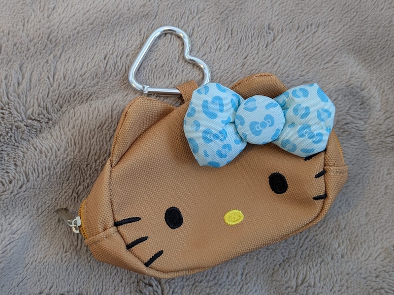 ハート型カラビナ付き ハローキティポーチチャーム