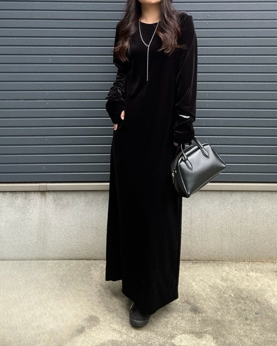 しまむら「ベロアワンピース」