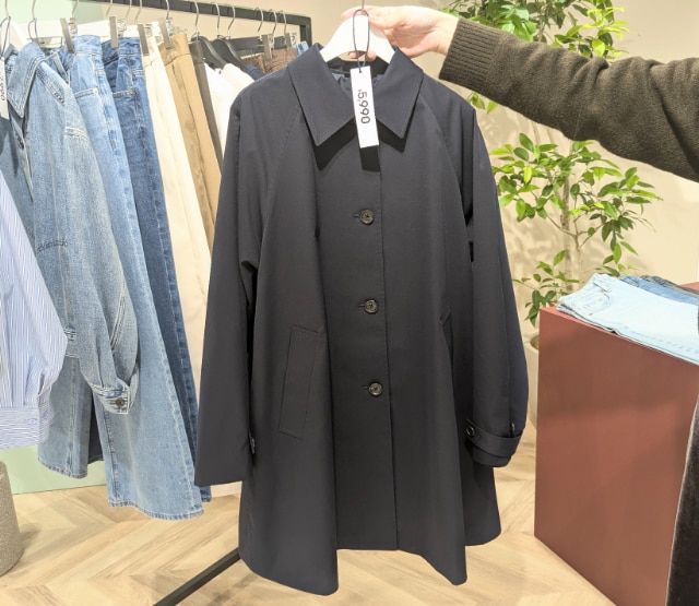 黒のバルマカーンAラインハーフコート