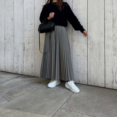 UNIQLOのブラックトップス5