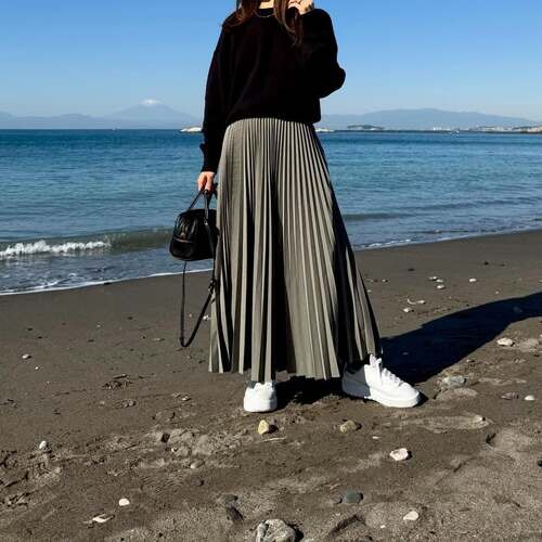 UNIQLOのブラックトップス6