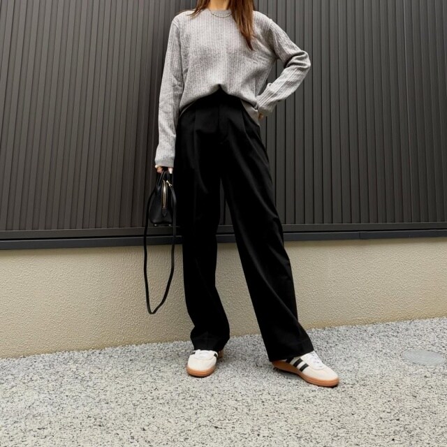 UNIQLO「ミニケーブルクルーネックセーター」