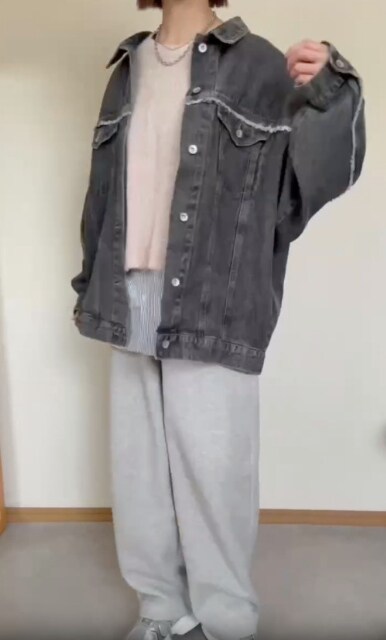 デニムフリンジGジャンを着たコーデ