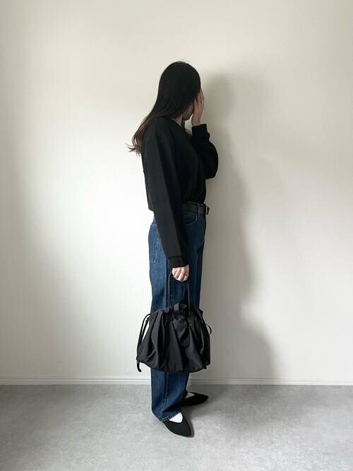 UNIQLOのブラックトップス2