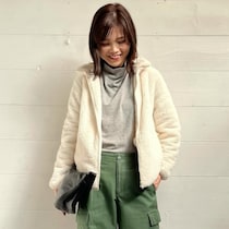 首元まであったか！UNIQLOの「モックネックT」は今買いの名品