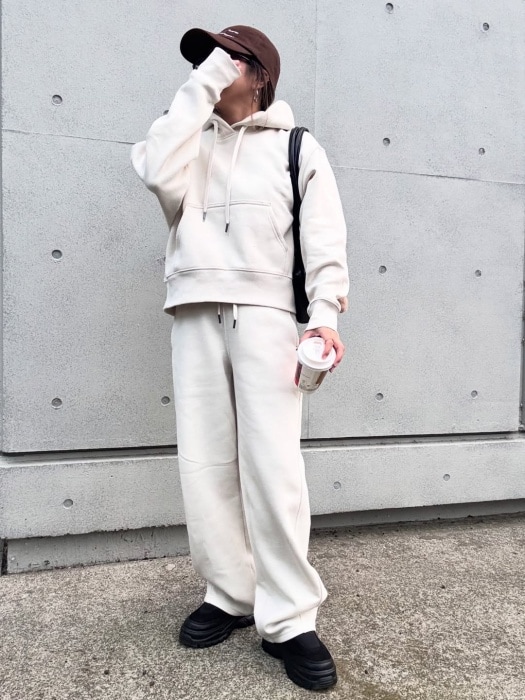 GU「ヘビーウェイトスウェットショートパーカ」