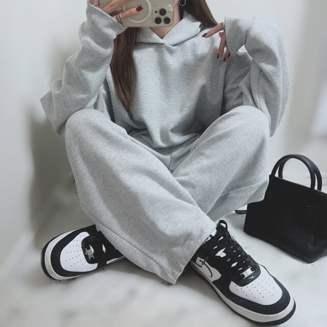 UNIQLO：C「スウェットオーバーサイズプルパーカ」