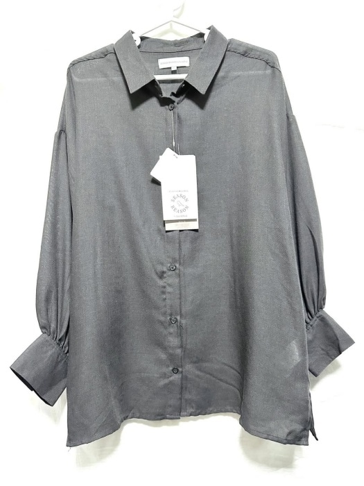 しまむら「襟付き無地シャツ」