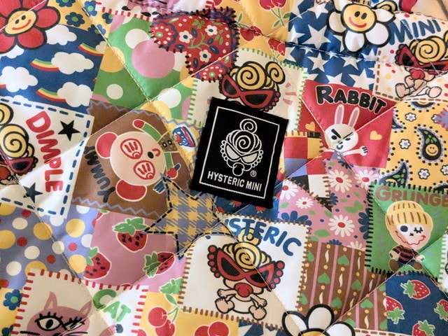 HYSTERIC MINIの織りネームとキルティングのアップ