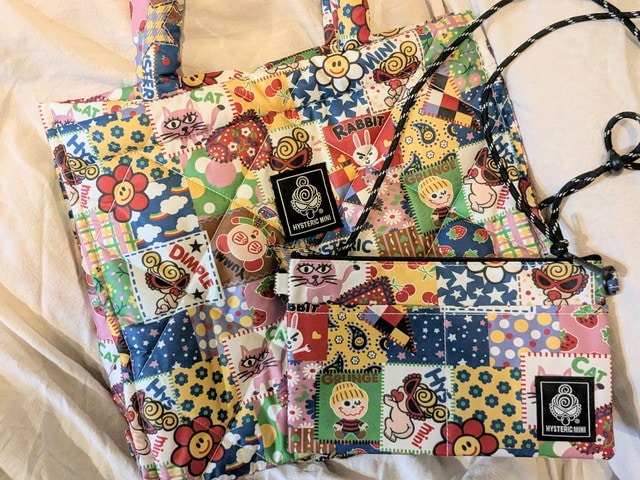 スクエアバッグとサコッシュを重ねたセット写真