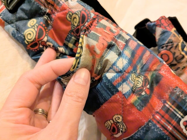 スマホが入るショルダーポケットのアップ