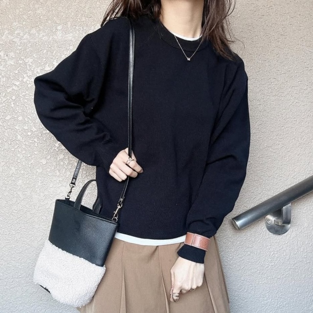 GU「スウェットライクニットオーバーサイズプルオーバー」