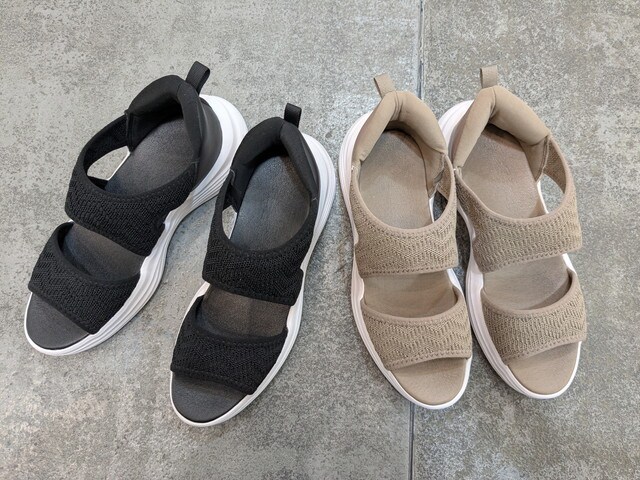 2色の雲の上ステップインニットサンダル