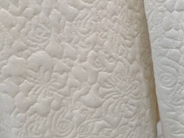 ふくれジャガードプルオーバーの素材感