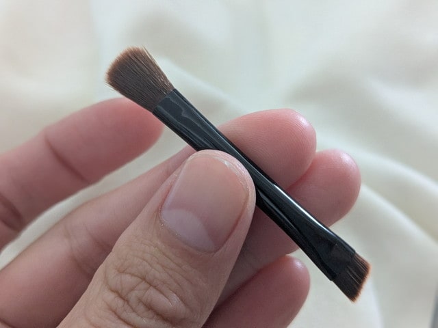 セザンヌ アイブロウ&シェードパウダー 付属ブラシ アップ