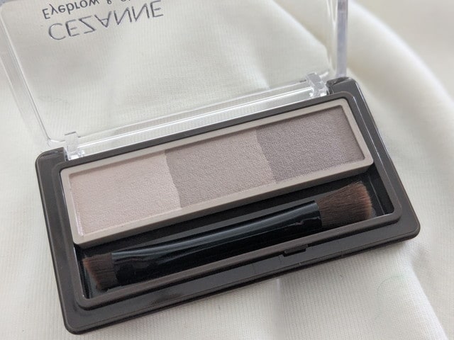 セザンヌ アイブロウ&シェードパウダー 03 ソフトグレージュ 開封