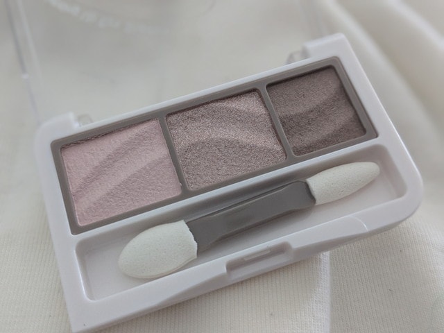 セザンヌ ライティングアップアイシャドウ 03 シェルグレージュ 開封