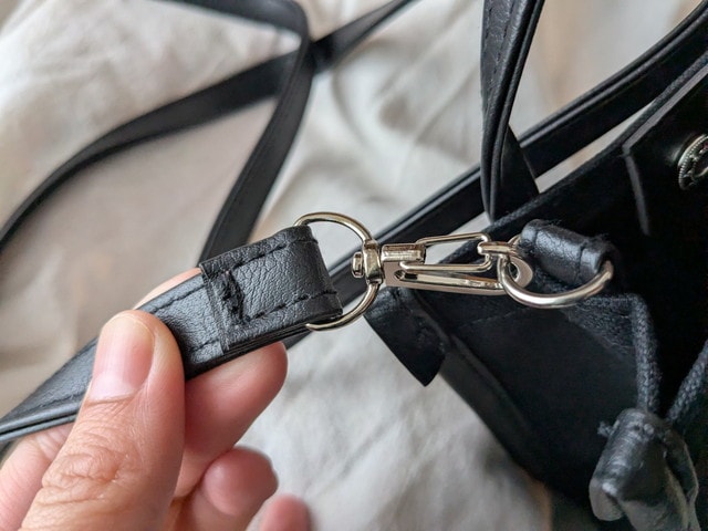 Café Kitsunéスマホショルダー 底面・マチ