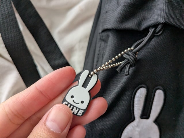 CUNE うさぎチャーム アップ