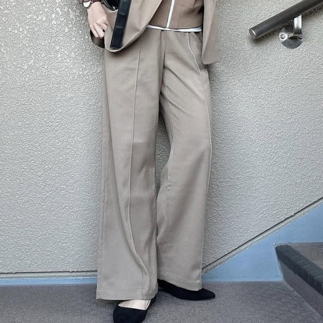 UNIQLO：C「イージーワイドパンツ」