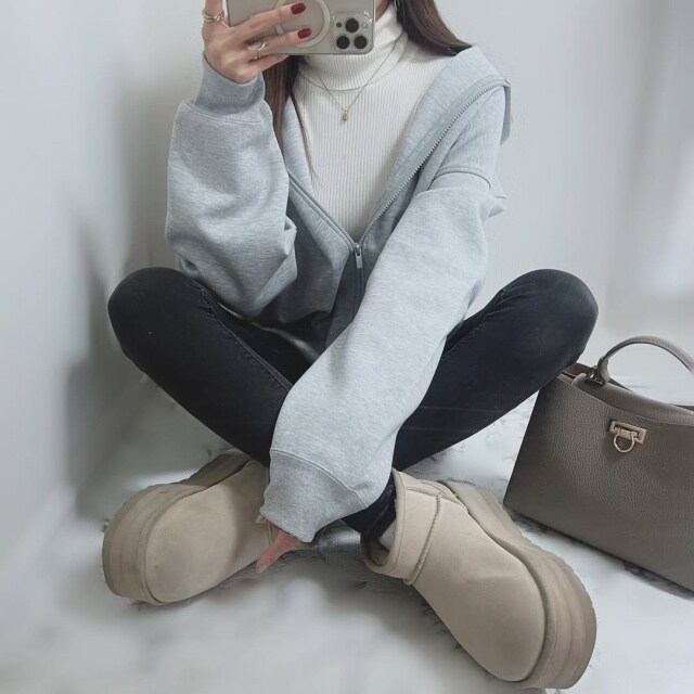 UNIQLO：C「スウェットオーバーサイズフルジップパーカ」