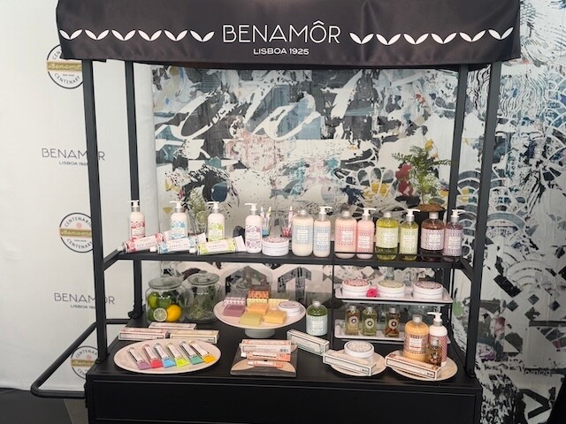 Benamôr ブランド全体ディスプレイ