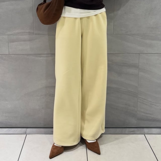 GU「パフスウェットバギーパンツ」