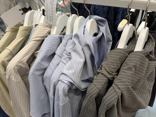 スカーフ付きシャツのカラバリ