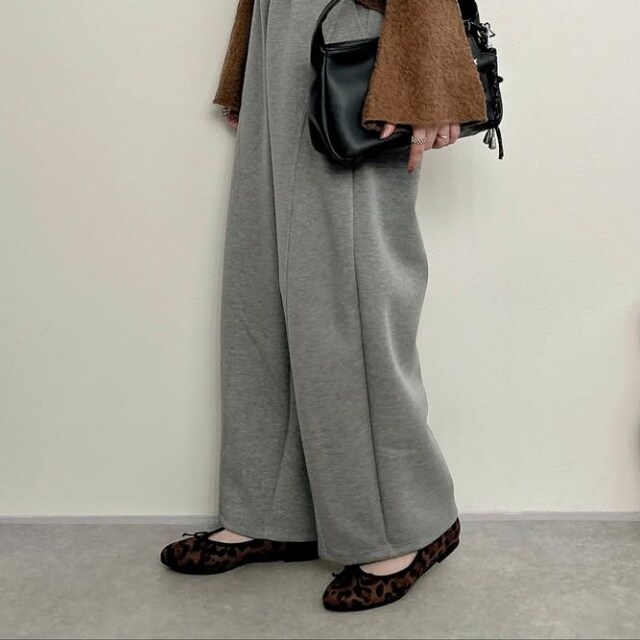 しまむら「FITヒョウ柄リボンCPシューズ」