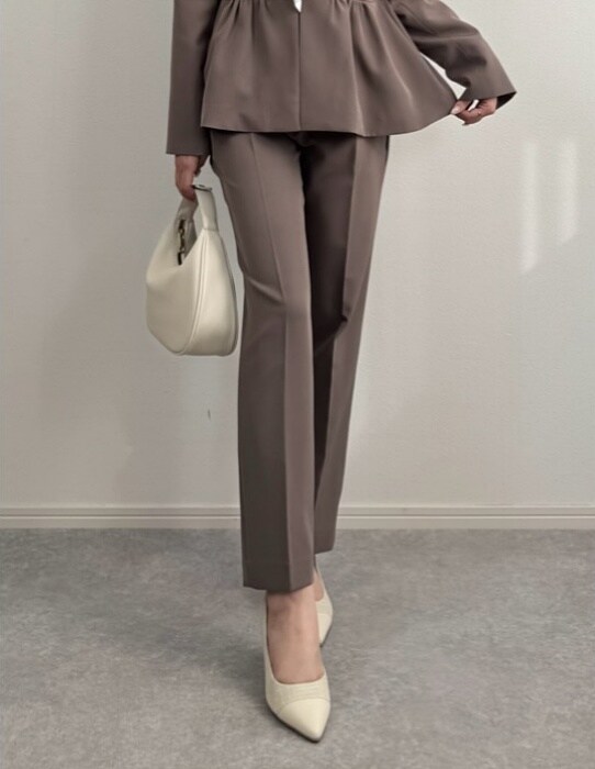 しまむら「TPUテーパードパンツ」