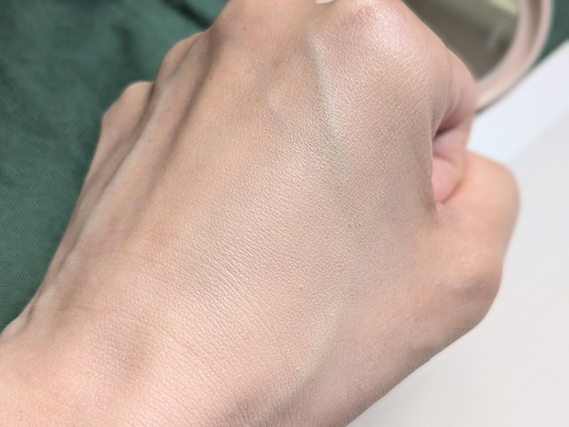 セザンヌ セラムクッションファンデーション スウォッチ