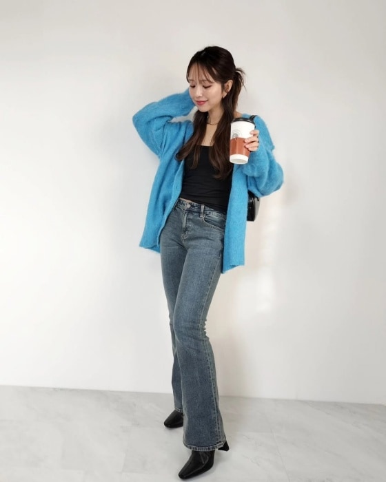 GU「スリムフレアジーンズ」