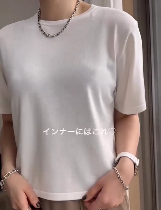 UNIQLO：C「ボクシーニットT」