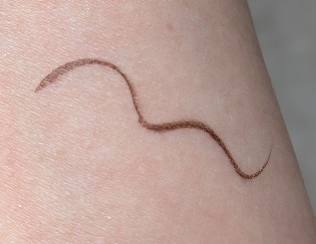 絵画リキッドアイライナー02ダークブラウン スウォッチ