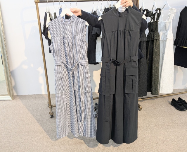 GU×rokhのAラインロングワンピースのフロント