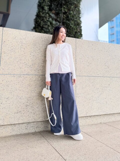 ポインテールカーディガンを着たコーデ